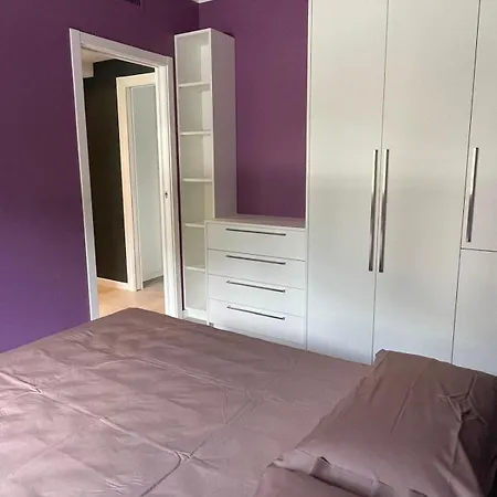 Family House By Sarah 아파트 발마드레라