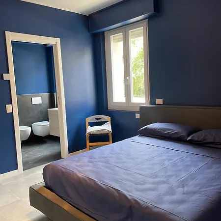 Family House By Sarah 아파트